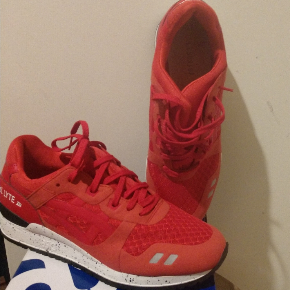 Men's size 9 US Asics Gel - Lyte III